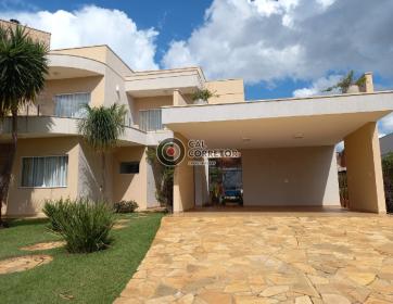 Casa em Condomínio