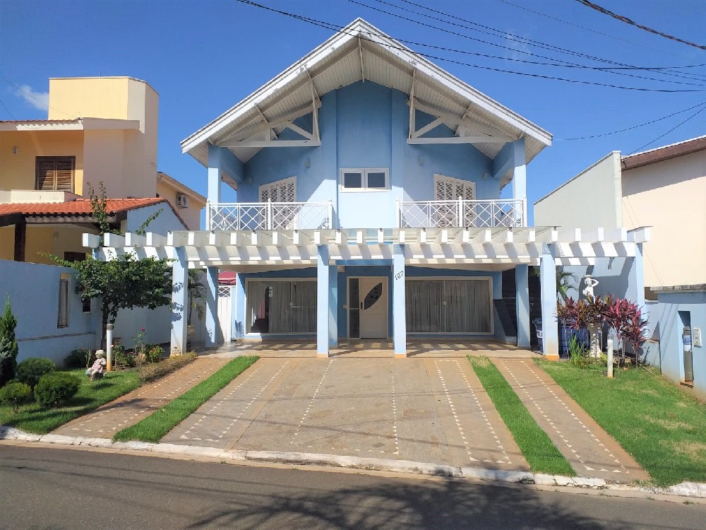 Casa em Condomínio